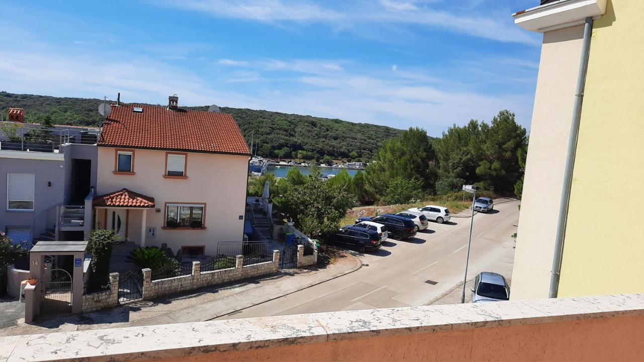 Apartments La Vita E Il Mare Pula Bagian luar foto