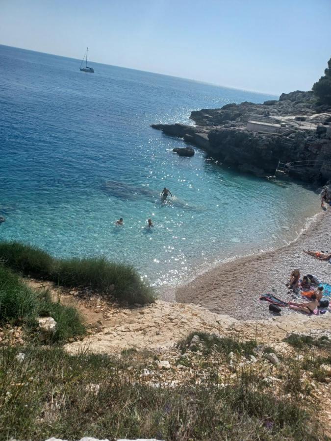 Apartments La Vita E Il Mare Pula Bagian luar foto