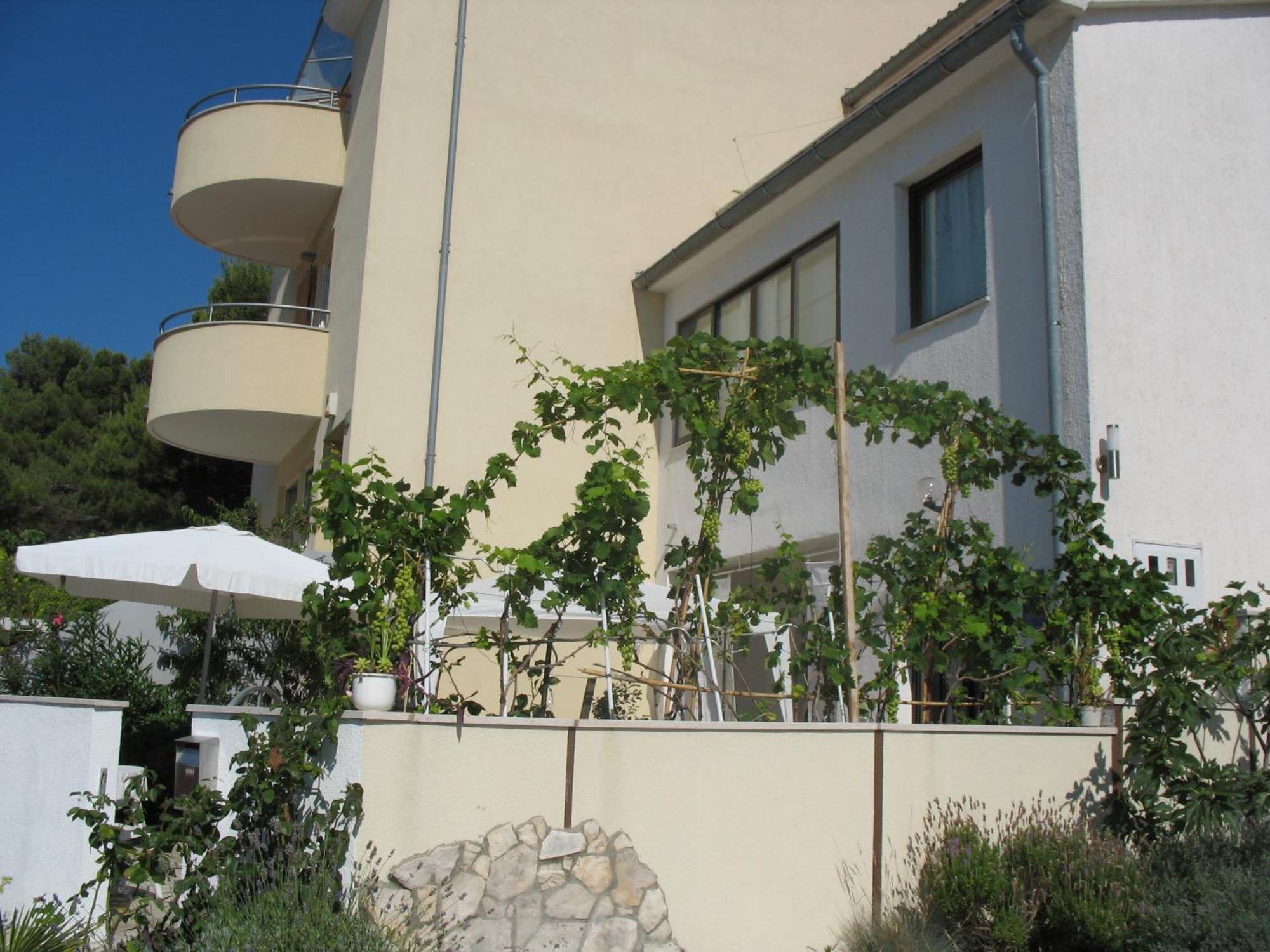 Apartments La Vita E Il Mare Pula Bagian luar foto